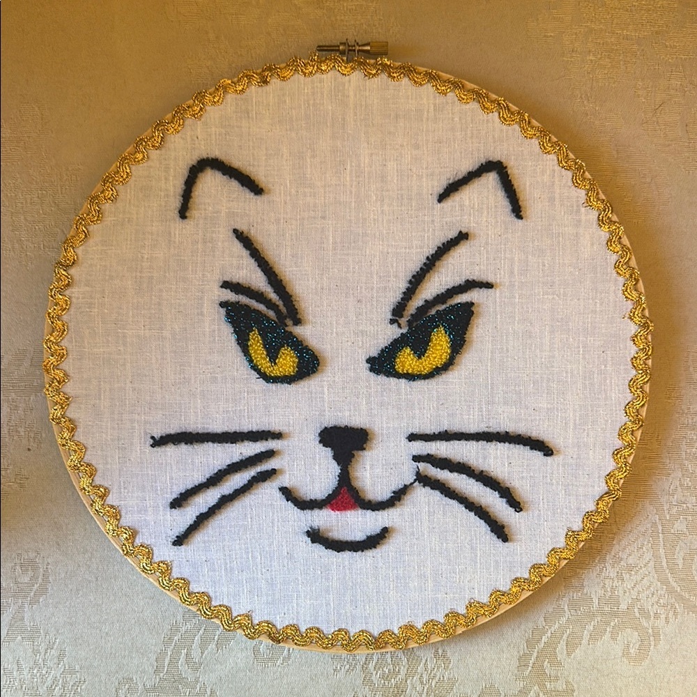 Vintage cat punch needle, needle craft, embroidery